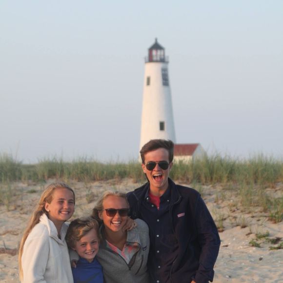 Meet your Posher, Katy - Picture 1 of 1